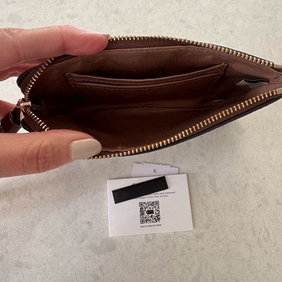 New Coach Corner Zip Wristlet In Signature Canvas in Tan/Brown w/ gold hardware - Picture 3 of 3